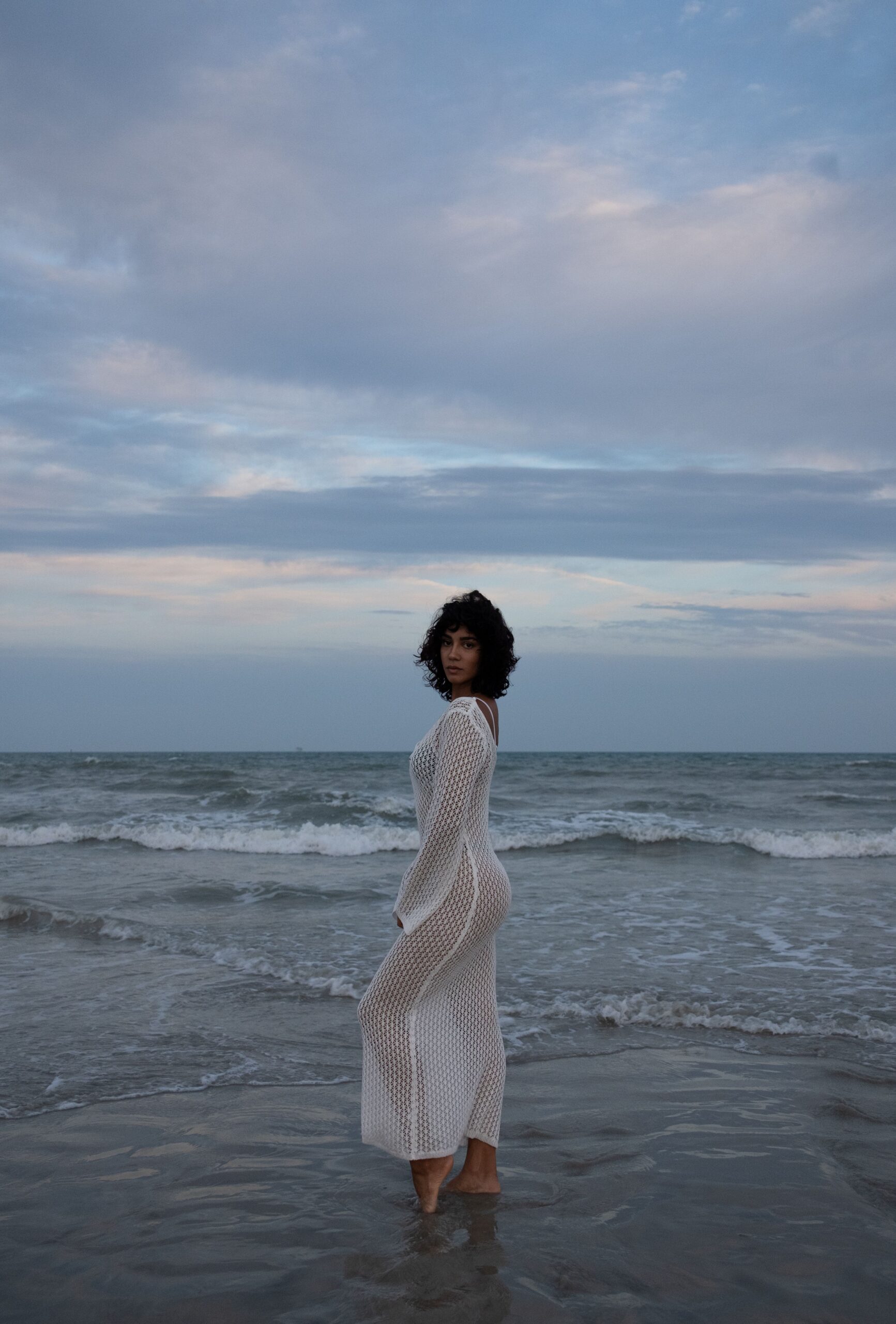 Come Essere Chic in Spiaggia: Guida Eleganza al Mare Donna 1